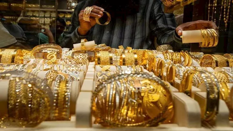 بعد ارتفاعه.. تراجع سعر الذهب اليوم الخميس في بداية المعاملات الفورية